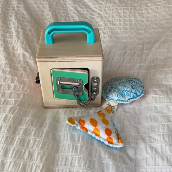 lovevery Toys Lovevery Wood Lock Box With 2 Bean Bags Realist